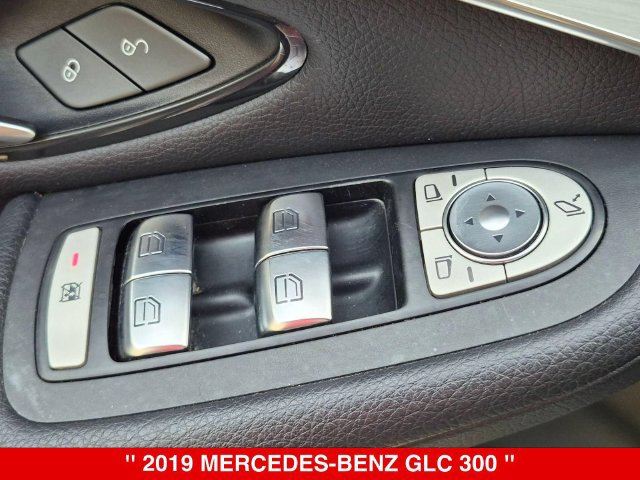 Used 2019 Mercedes-Benz GLC 300 4MATIC image 12