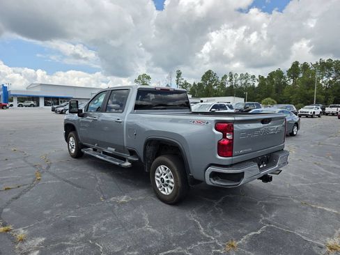 Used 2025 Chevrolet Silverado 2500 LT w/ Convenience Package AWD/4WD image 4