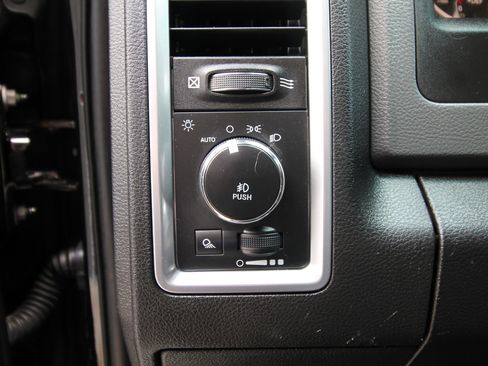 Used 2018 RAM 3500 Big Horn AWD/4WD image 25