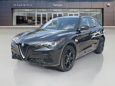 Used 2024 Alfa Romeo Stelvio Ti w/ Performance Driving Package AWD/4WD image 7