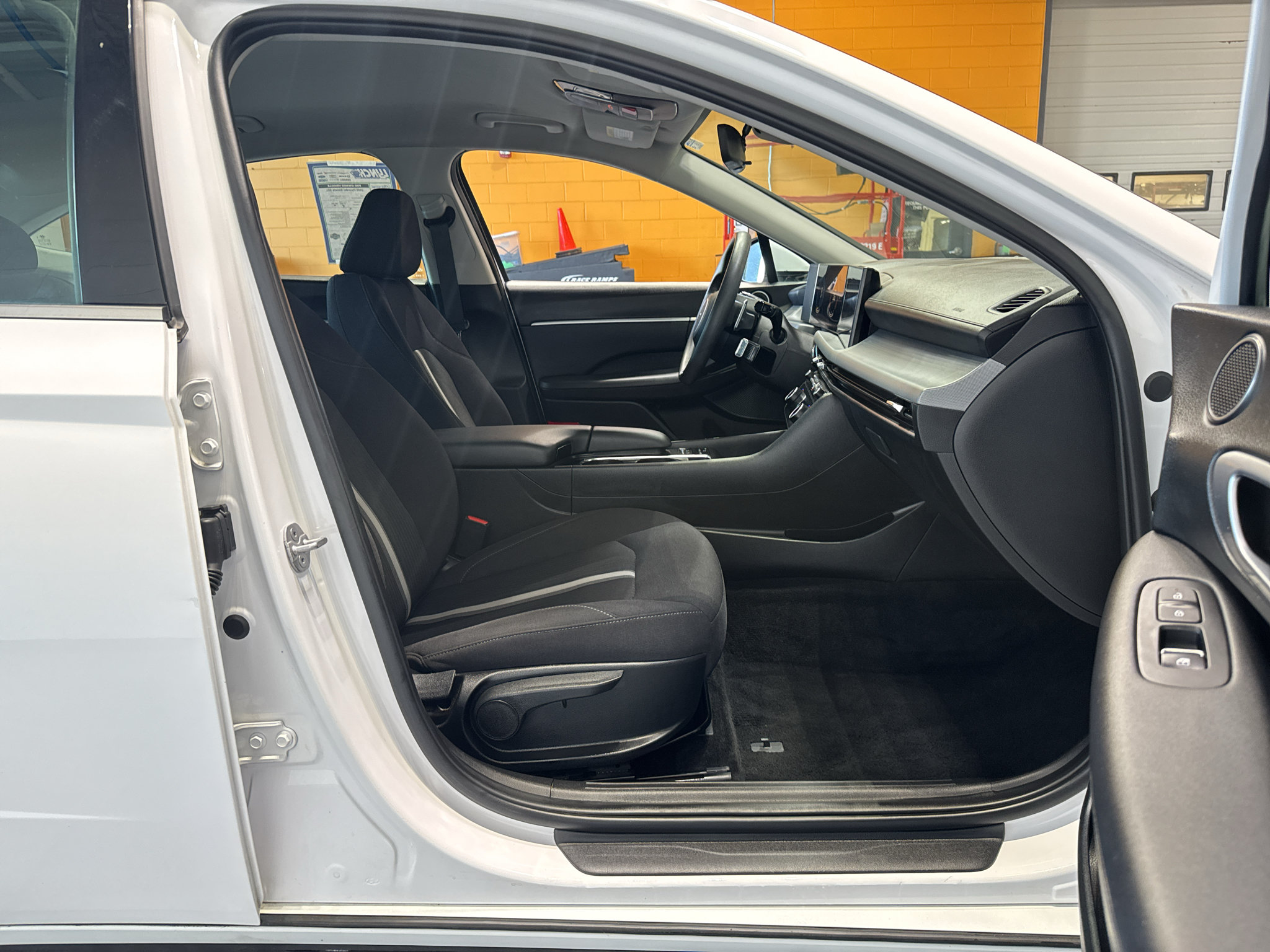 Used 2025 Hyundai Sonata SEL FWD image 18