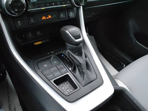 Certified 2023 Toyota RAV4 XLE Premium AWD/4WD image 24