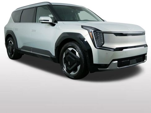Certified 2024 Kia EV9 Land AWD/4WD image 3