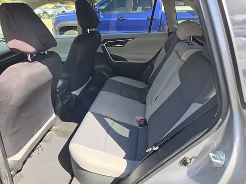 Used 2019 Toyota RAV4 XLE w/ Carpet Mat Package AWD/4WD image 11