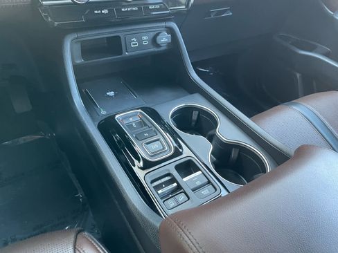 Used 2025 Honda Pilot Elite image 18