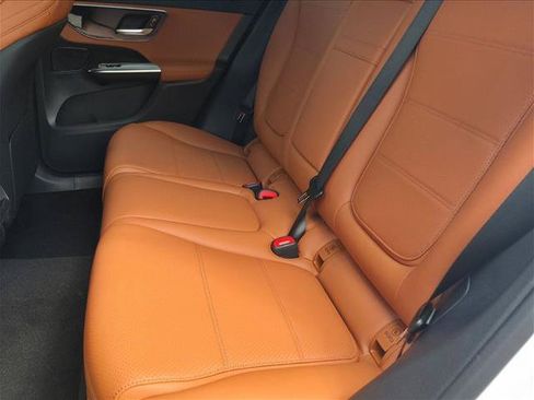 Used 2026 Mercedes-Benz GLC 300 image 14