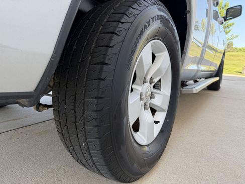 Used 2016 RAM 1500 Classic SLT RWD image 10