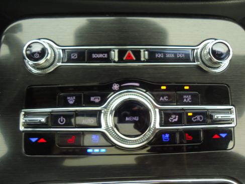 Used 2022 Lincoln Nautilus Reserve AWD/4WD image 19