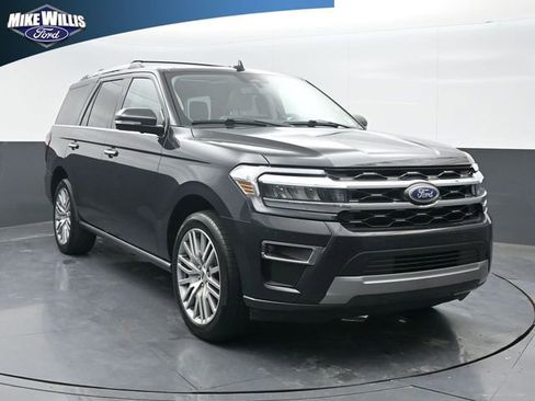 Certified 2022 Ford Expedition Limited RWD image 1