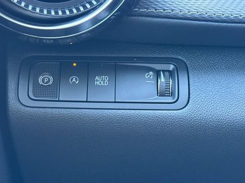 New 2027 Chevrolet Equinox LT w/ Convenience Package II FWD image 37