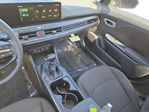 New 2026 Kia K4 FWD image 21