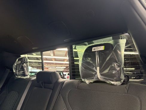 New 2026 RAM 1500 4x4 Crew Cab image 18