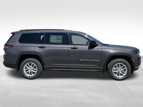 New 2025 Jeep Grand Cherokee L Laredo image 8