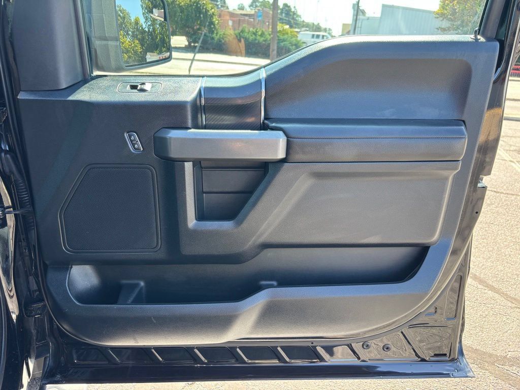 Used 2018 Ford F150 XLT w/ Equipment Group 302A Luxury AWD/4WD image 30