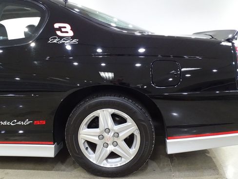 Used 2002 Chevrolet Monte Carlo SS w/ Pace Car Replica Pkg FWD image 31