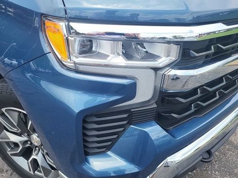 Used 2024 Chevrolet Silverado 1500 LT AWD/4WD image 6
