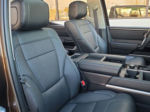 Used 2024 Toyota Tundra Limited w/ Power Package image 41