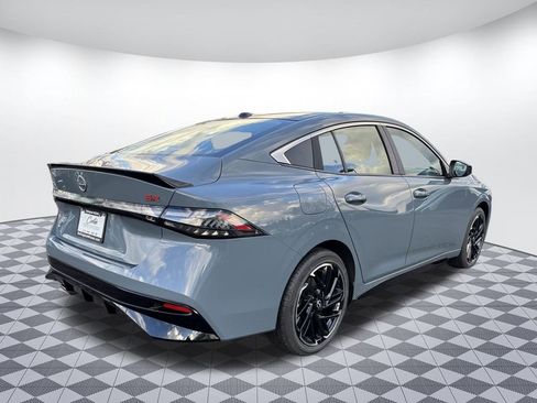 New 2026 Nissan Sentra SR w/ Floor Mat Package FWD image 7