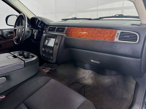 Used 2010 GMC Yukon SLE w/ Convenience Package image 32