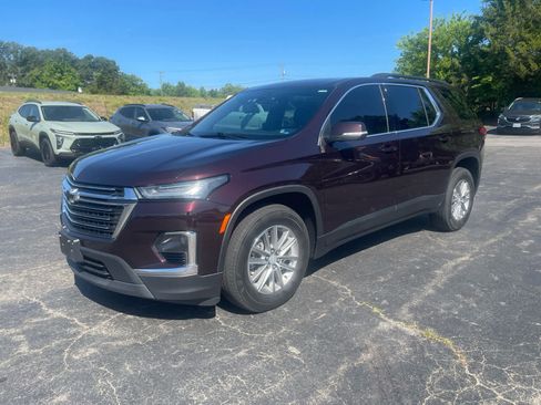 Used 2023 Chevrolet Traverse LT w/ Rear Camera Mirror Package AWD/4WD image 3