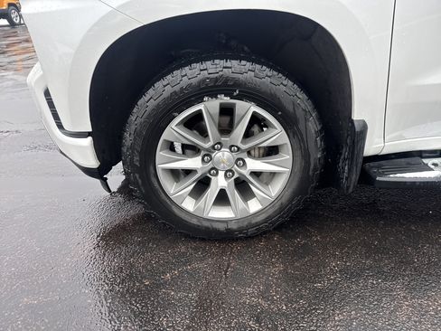 Used 2020 Chevrolet Silverado 1500 High Country w/ Technology Package image 11