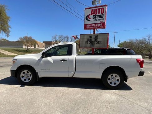 Used 2018 Nissan Titan S image 8
