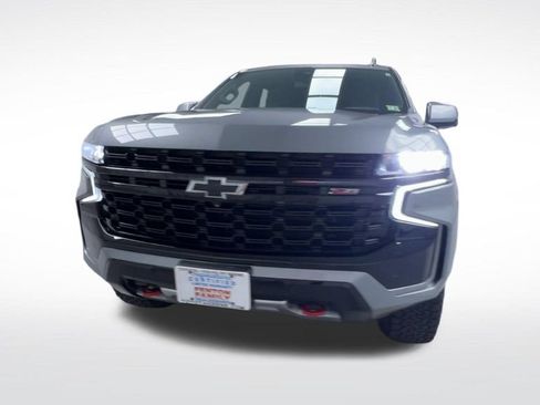 Used 2023 Chevrolet Suburban Z71 w/ Luxury Package AWD/4WD image 3