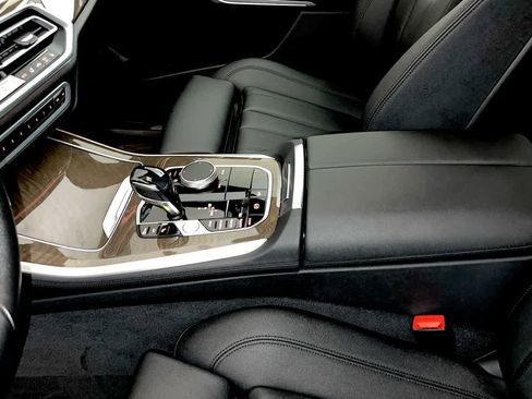 Used 2021 BMW X5 xDrive40i w/ Convenience Package image 18