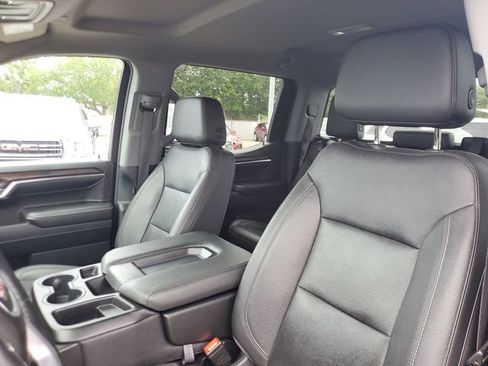Used 2024 GMC Sierra 1500 SLT image 15