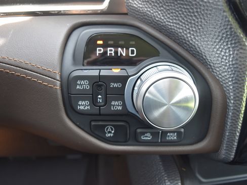 Used 2025 RAM 1500 Limited w/ Off Road Group AWD/4WD image 28