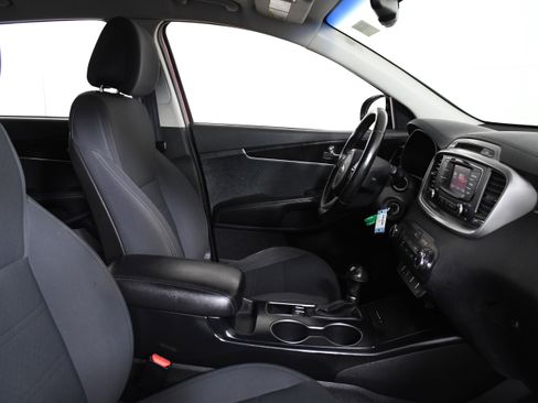 Used 2016 Kia Sorento LX w/ LX Convenience Package image 26
