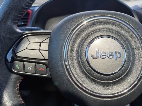 Used 2022 Jeep Renegade Latitude w/ Sun/Sound Group image 25