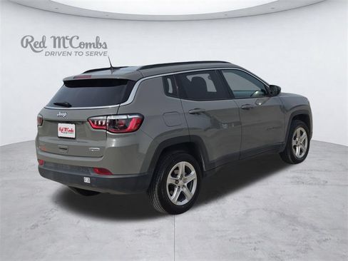 Used 2023 Jeep Compass Latitude w/ Convenience Group AWD/4WD image 7