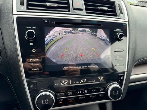 Used 2019 Subaru Outback 3.6R Limited AWD/4WD image 17