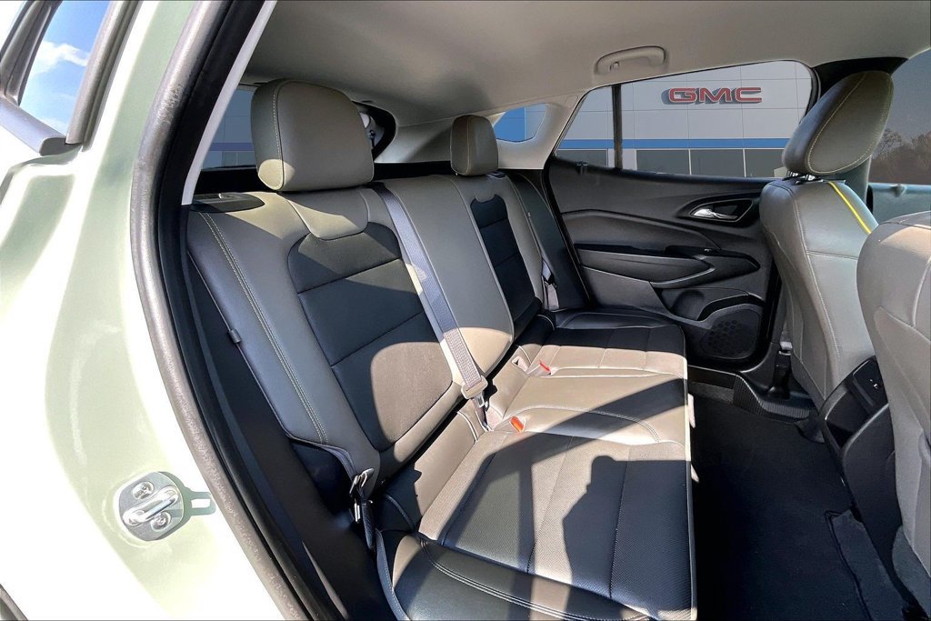 Used 2025 Chevrolet Trax ACTIV w/ Driver Confidence Package FWD image 28