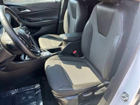 Used 2025 Buick Encore GX Preferred FWD image 34