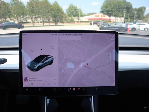 Used 2018 Tesla Model 3 Long Range AWD/4WD image 19