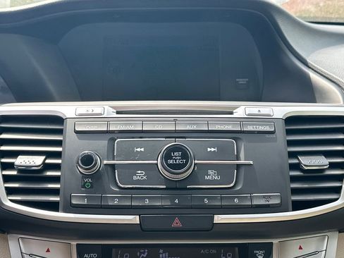 Used 2015 Honda Accord LX image 29