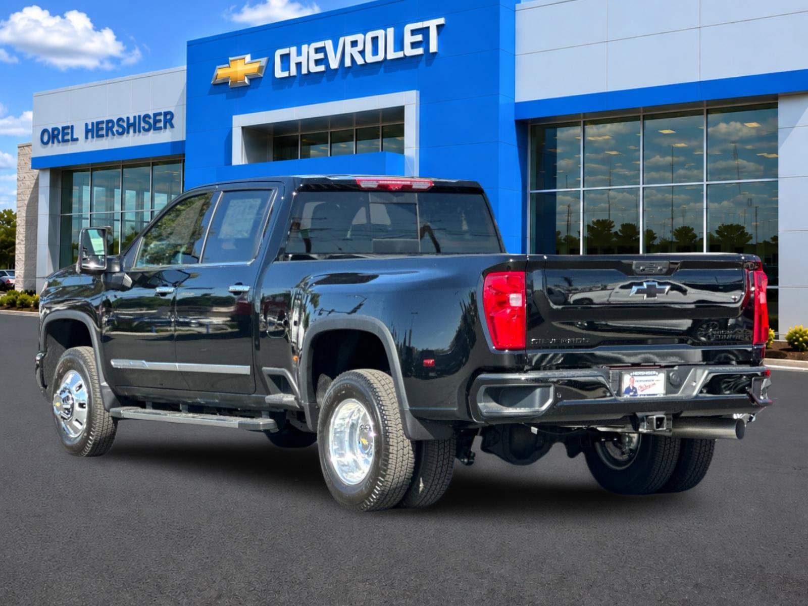New 2026 Chevrolet Silverado 3500 High Country w/ High Country Premium Package AWD/4WD image 6