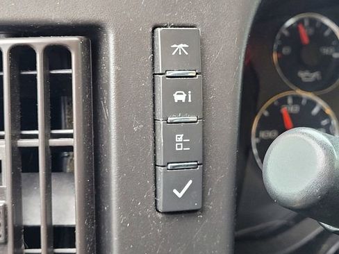 Used 2019 GMC Savana 3500 Extended w/ Driver Convenience Package image 11