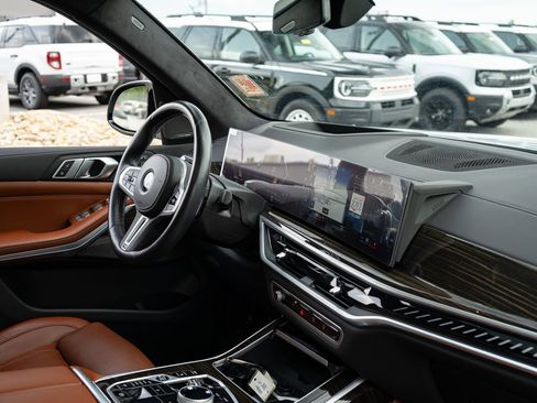 Used 2023 BMW X7 M60i w/ Executive Package AWD/4WD image 44