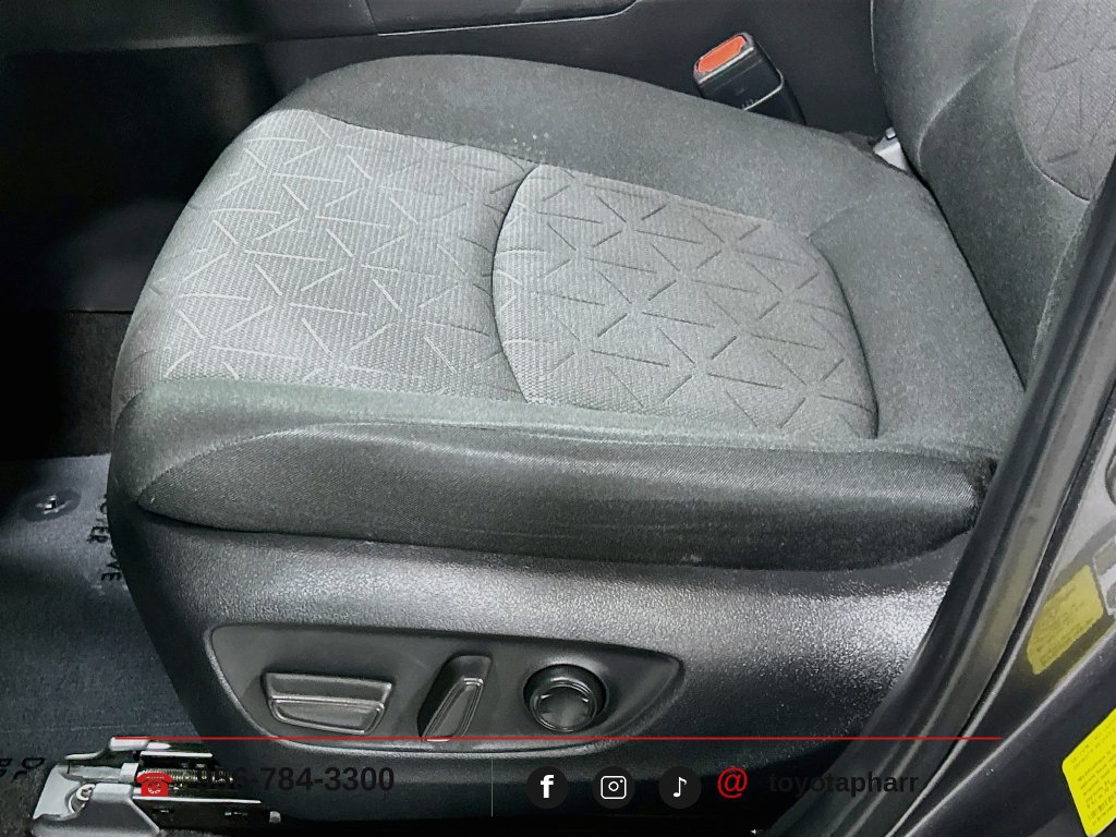 Used 2024 Toyota RAV4 XLE AWD/4WD image 17
