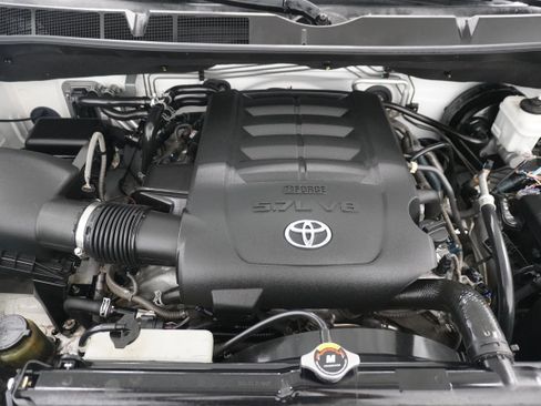 Used 2016 Toyota Sequoia SR5 image 33