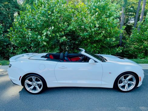 Used 2022 Chevrolet Camaro SS RWD image 5