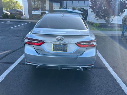 Used 2021 Toyota Camry SE image 10