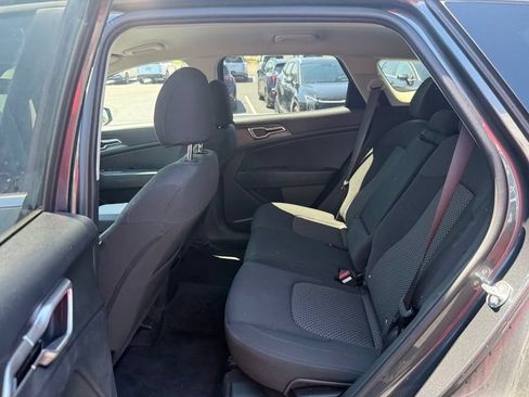 Certified 2025 Kia Sportage LX AWD/4WD image 10