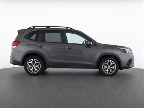 Used 2023 Subaru Forester Premium AWD/4WD image 8