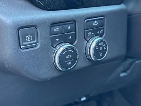 Used 2022 GMC Sierra 1500 Elevation image 19