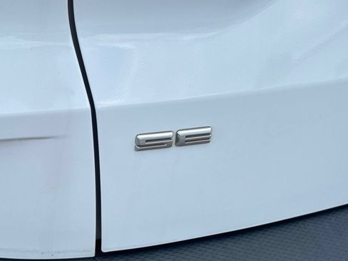 Used 2022 Ford Escape SE w/ Cold Weather Package FWD image 5