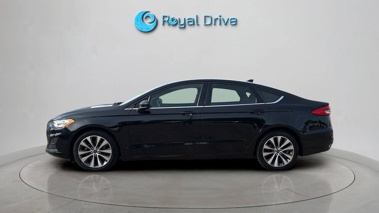 Used 2020 Ford Fusion SE AWD/4WD image 3